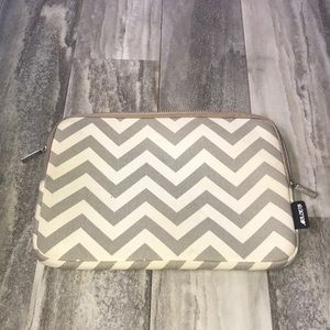 chevron macbook case